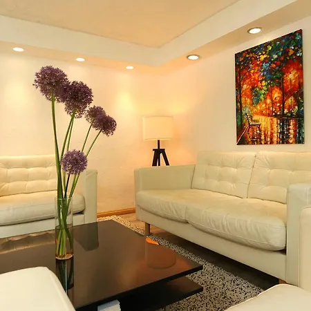 Cozy Souterrain-Half-Basement-Apartment Included 2 Bicycles